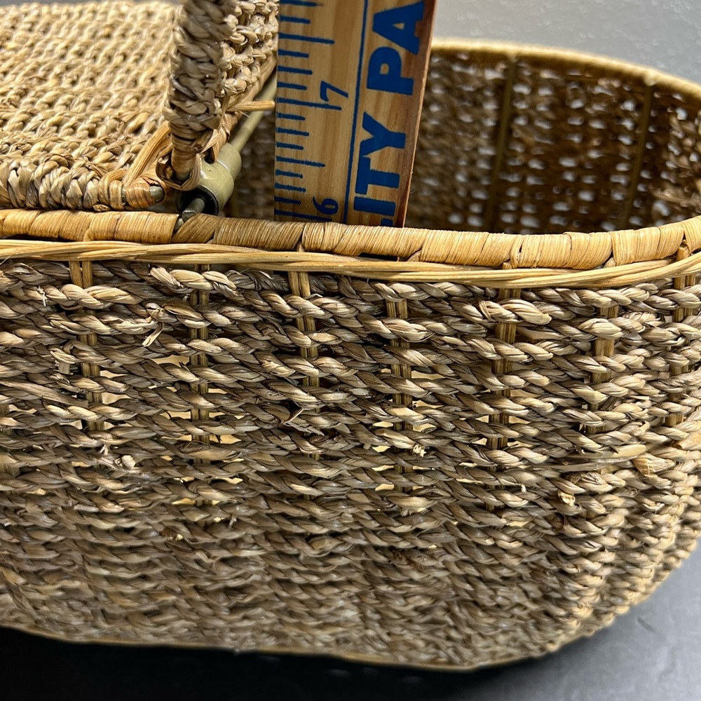 Vintage Double Lid Sewing Basket Woven Wicker Beautiful Condition - Picture 16 of 16